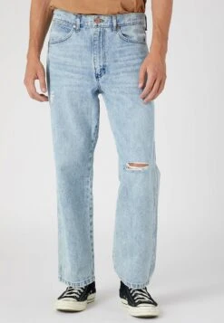 Wrangler Redding - Vaqueros Boyfriend - Ripped Light Wash