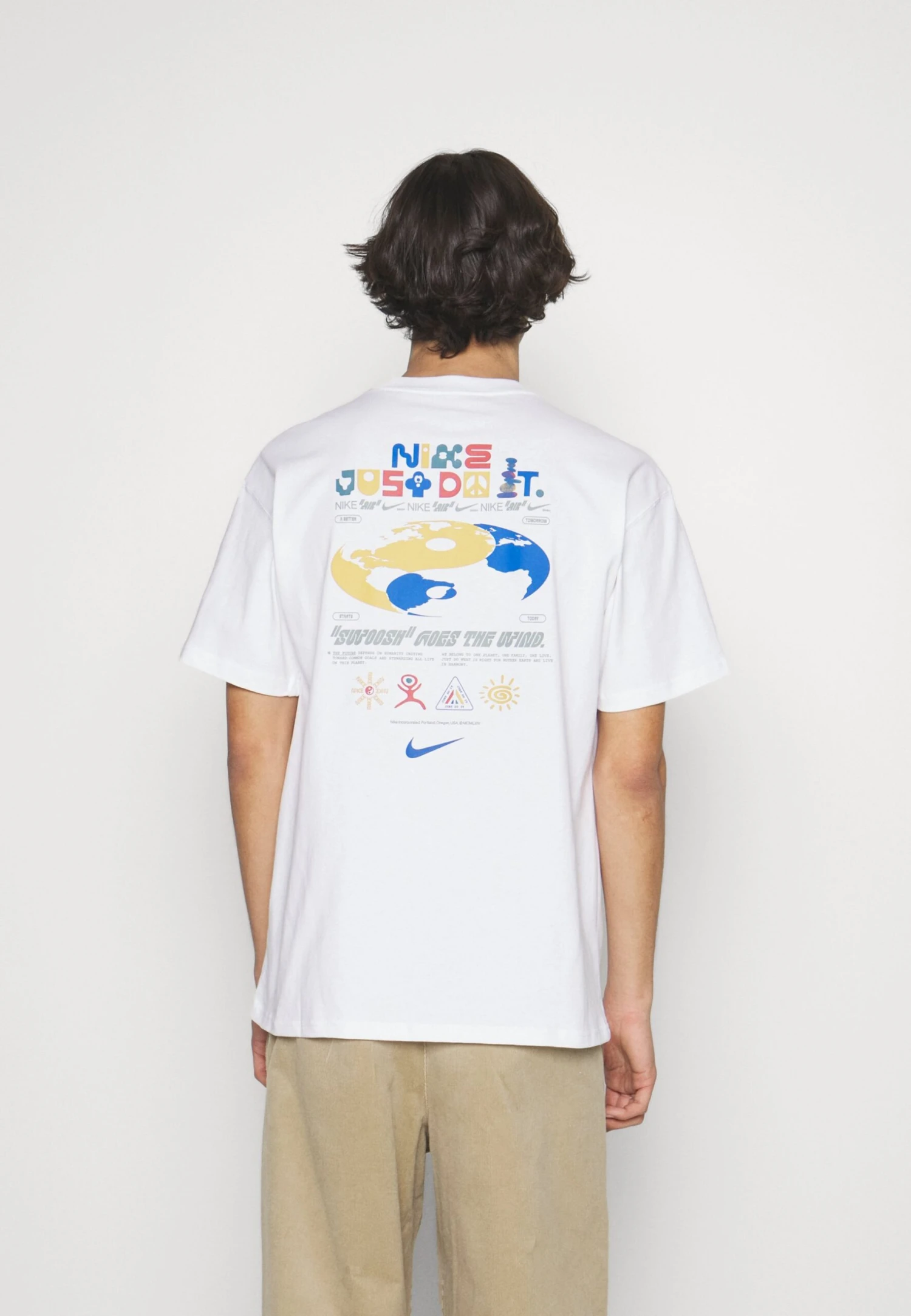 Nike Sportswear Tee- Camiseta Estampada - White 4 Nike Sportswear Tee- Camiseta Estampada - White - Imagen 4