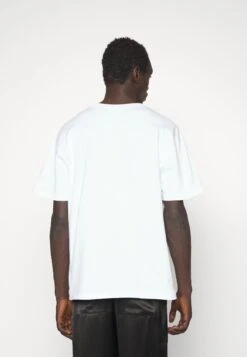 Frame Logo Graphic - Camiseta Básica - Blan 8 Frame Logo Graphic - Camiseta Básica - Blan -Blends Moda Tienda 0cb1d910b0ed44ea88eae85b3d9c6bf7