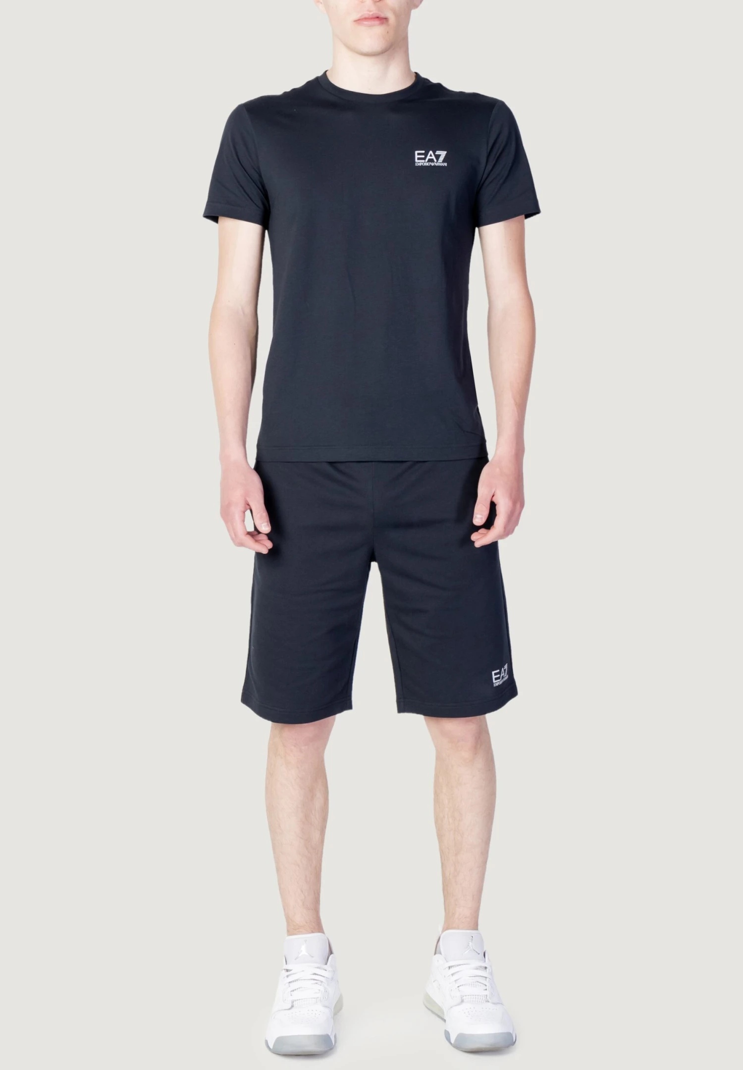 EA7 Emporio Armani Logo 8Npt51 Pjm9Z - 8Nps02 Pj05Z - Shorts - Blue 1 EA7 Emporio Armani Logo 8Npt51 Pjm9Z - 8Nps02 Pj05Z - Shorts - Blue