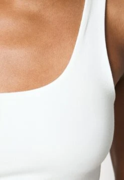 Crop Brami - Top - New Offwhite -Blends Moda Tienda 150f971c21d44033aeff5e5a6e888e67