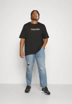 Calvin Klein Double Flock Logo - Camiseta Estampada - Black -Blends Moda Tienda 29de7d9953994f418eb0b63c2c38bbf0