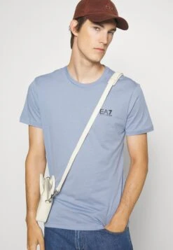 EA7 Emporio Armani Camiseta Estampada - Blu Navy Chiaro -Blends Moda Tienda 3722f5c9de5947688968d6b7d807cb72