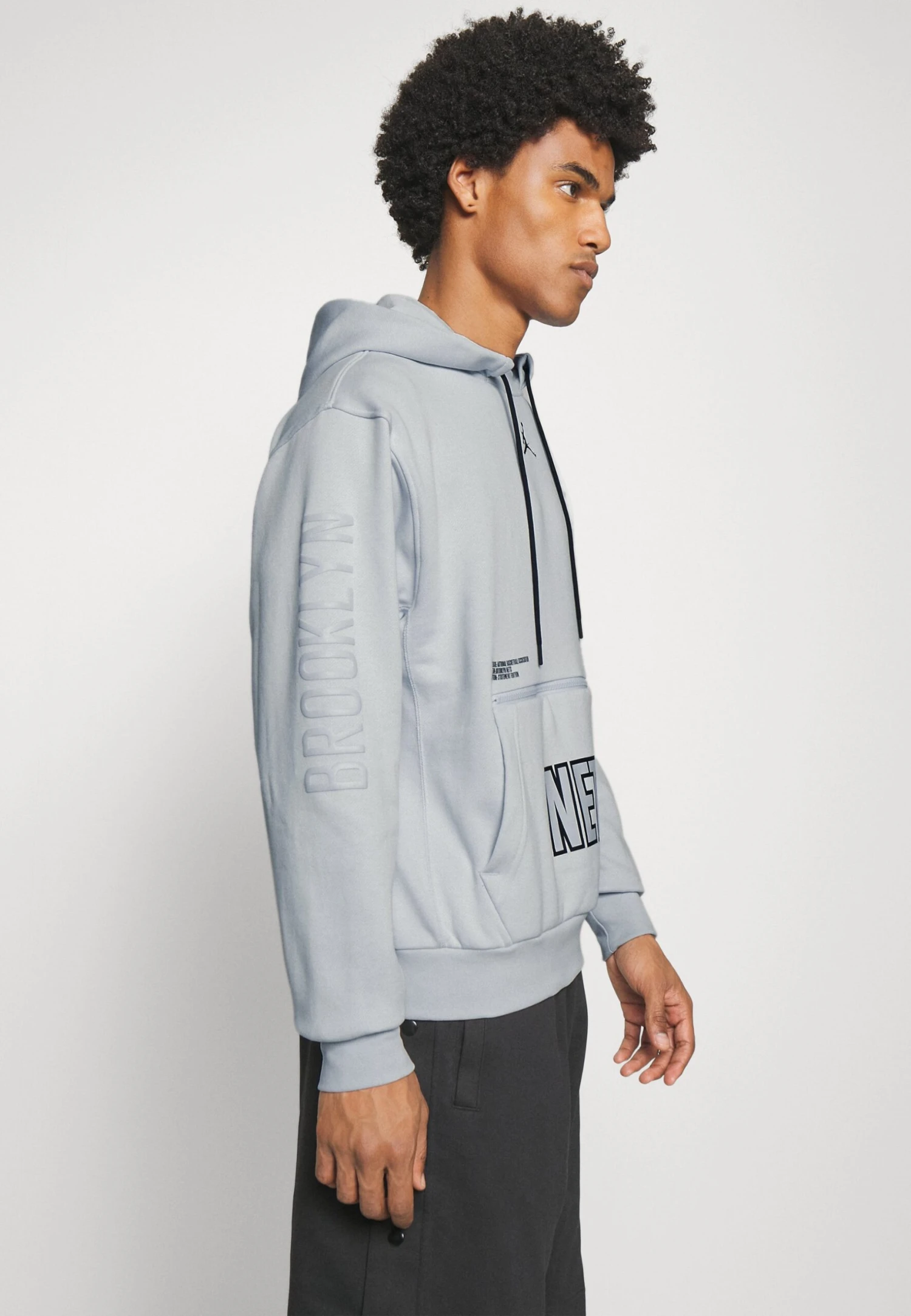 Nike Performance Brooklyn Nets Courtside Statement - Jersey Con Capucha - Pure Platinum 4 Nike Performance Brooklyn Nets Courtside Statement - Jersey Con Capucha - Pure Platinum - Imagen 4