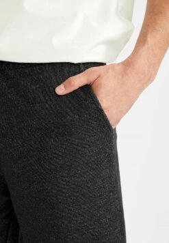 DeFacto Regular Fit- Pantalones Deportivos - Black 7 DeFacto Regular Fit- Pantalones Deportivos - Black -Blends Moda Tienda 40b16f39ab774de7aca741b7736fedb1