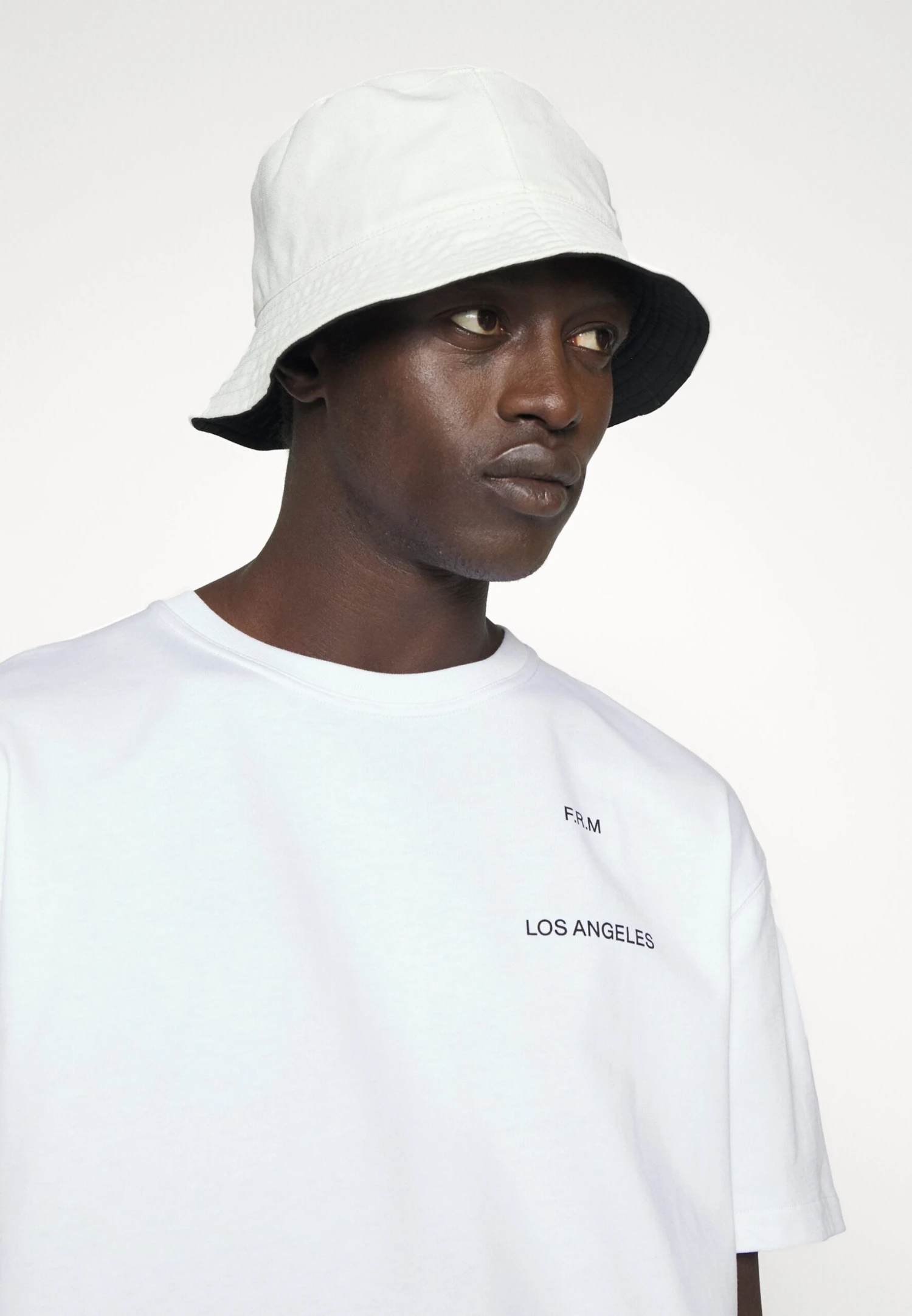 Frame Logo Graphic - Camiseta Básica - Blan 4 Frame Logo Graphic - Camiseta Básica - Blan - Imagen 4