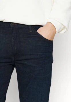 Wrangler Greensboro - Vaqueros Rectos - Elite -Blends Moda Tienda 5dd94b4ff6e645ac8e76fbda9a0d2d5d