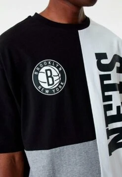 NEW ERA Cut And Sew Nets - Camiseta Estampada - Black Grey White 7 NEW ERA Cut And Sew Nets - Camiseta Estampada - Black Grey White -Blends Moda Tienda 7224dac78035447386c06a03c5c8f269