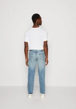 Edwin Vaqueros Tapered - Blue -Blends Moda Tienda 76755404d3664db7a9e060a8dc5f5c26