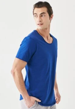 Camiseta Básica - Light Navy Blue -Blends Moda Tienda 800c95fcda6e48c09b86ebe3862e829f