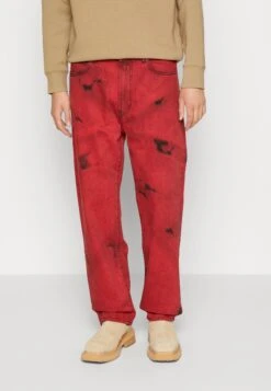 Hugo Vaqueros Rectos - Bright Red