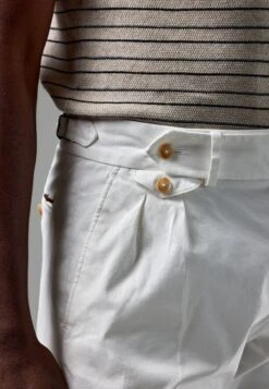 Tiro Alto Cintura Desplazada - Shorts - Blanco -Blends Moda Tienda a46972d07c36453ab90dfac6d7f7a207