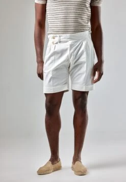 Tiro Alto Cintura Desplazada - Shorts - Blanco