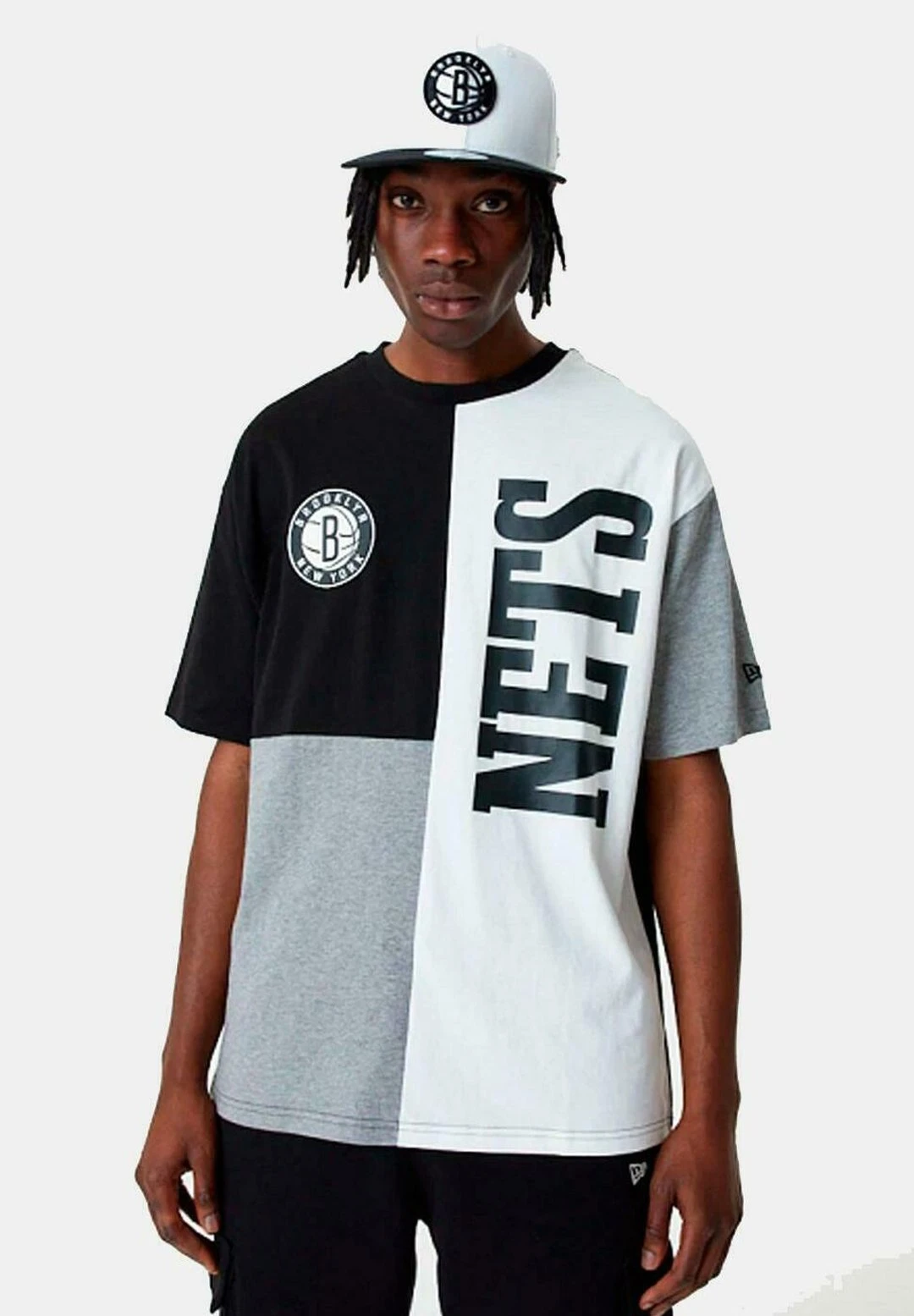 NEW ERA Cut And Sew Nets - Camiseta Estampada - Black Grey White 1 NEW ERA Cut And Sew Nets - Camiseta Estampada - Black Grey White