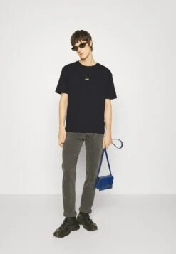 Boss Teeos - Camiseta Estampada - Black -Blends Moda Tienda d1c1d286184f427fbe428a5e868eac3f