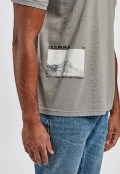 Gabba Nigel Boxy Peak Print Ss - Camiseta Estampada - Monument -Blends Moda Tienda d4672d44801f4a94a554279197270bfc