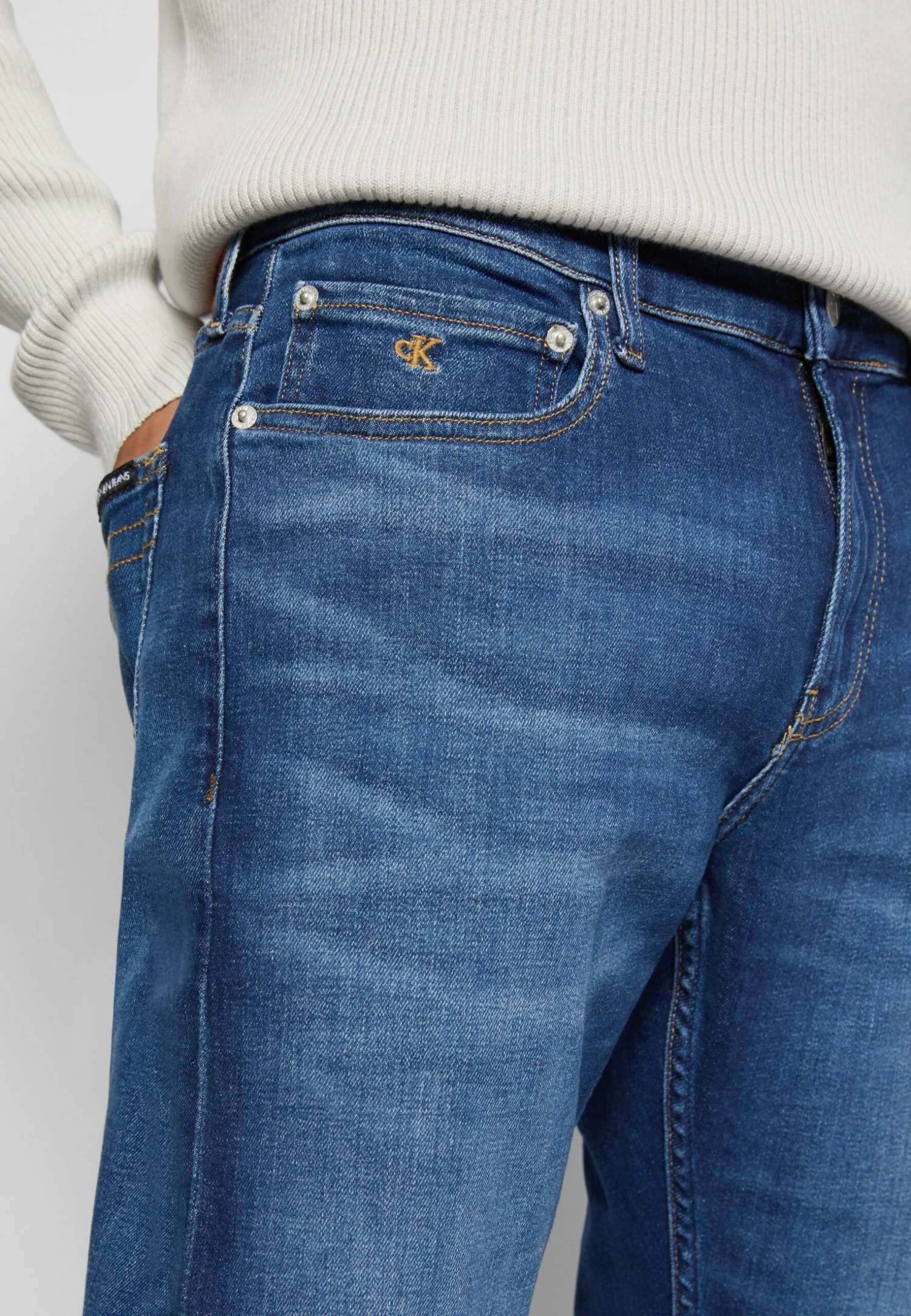 Calvin Klein Jeans Slim - Vaqueros Slim Fit - Mid Blue 4 Calvin Klein Jeans Slim - Vaqueros Slim Fit - Mid Blue - Imagen 4