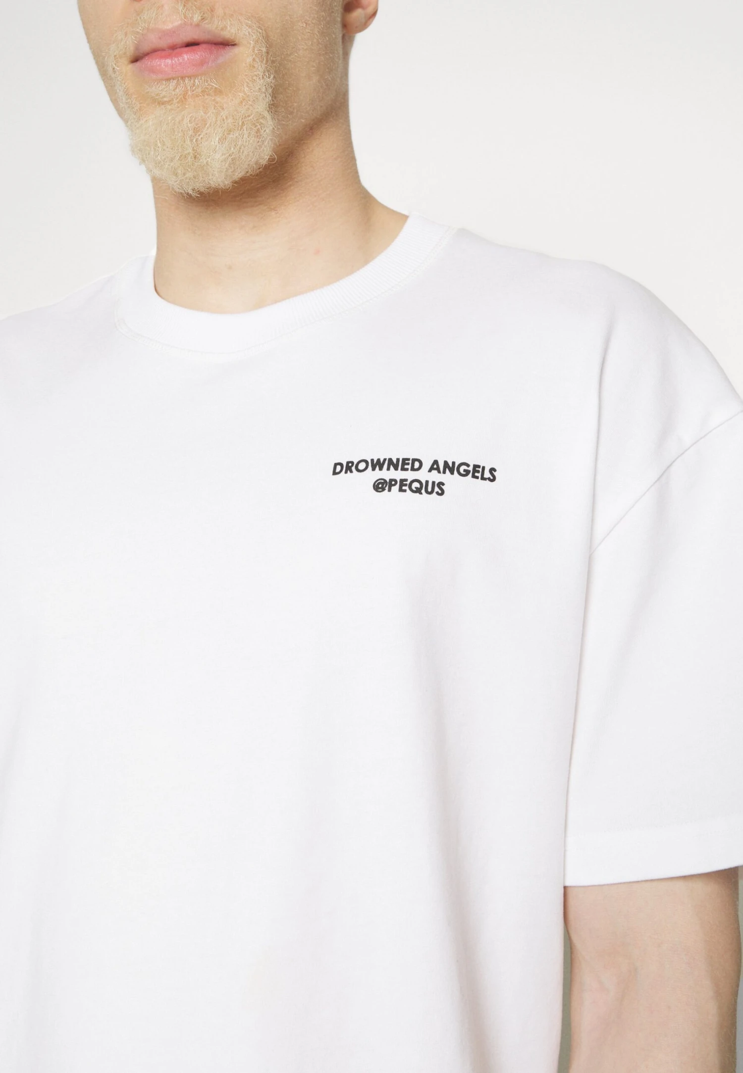 Pequs Graphic Unisex- Camiseta Estampada - White 9 Pequs Graphic Unisex- Camiseta Estampada - White - Imagen 9