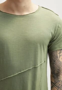 URBAN CLASSICS Long Open Edge Front Zip Tee - Camiseta Estampada - Lightolive -Blends Moda Tienda e3d27e27770f4e29b89ffb1b6a3fbb97