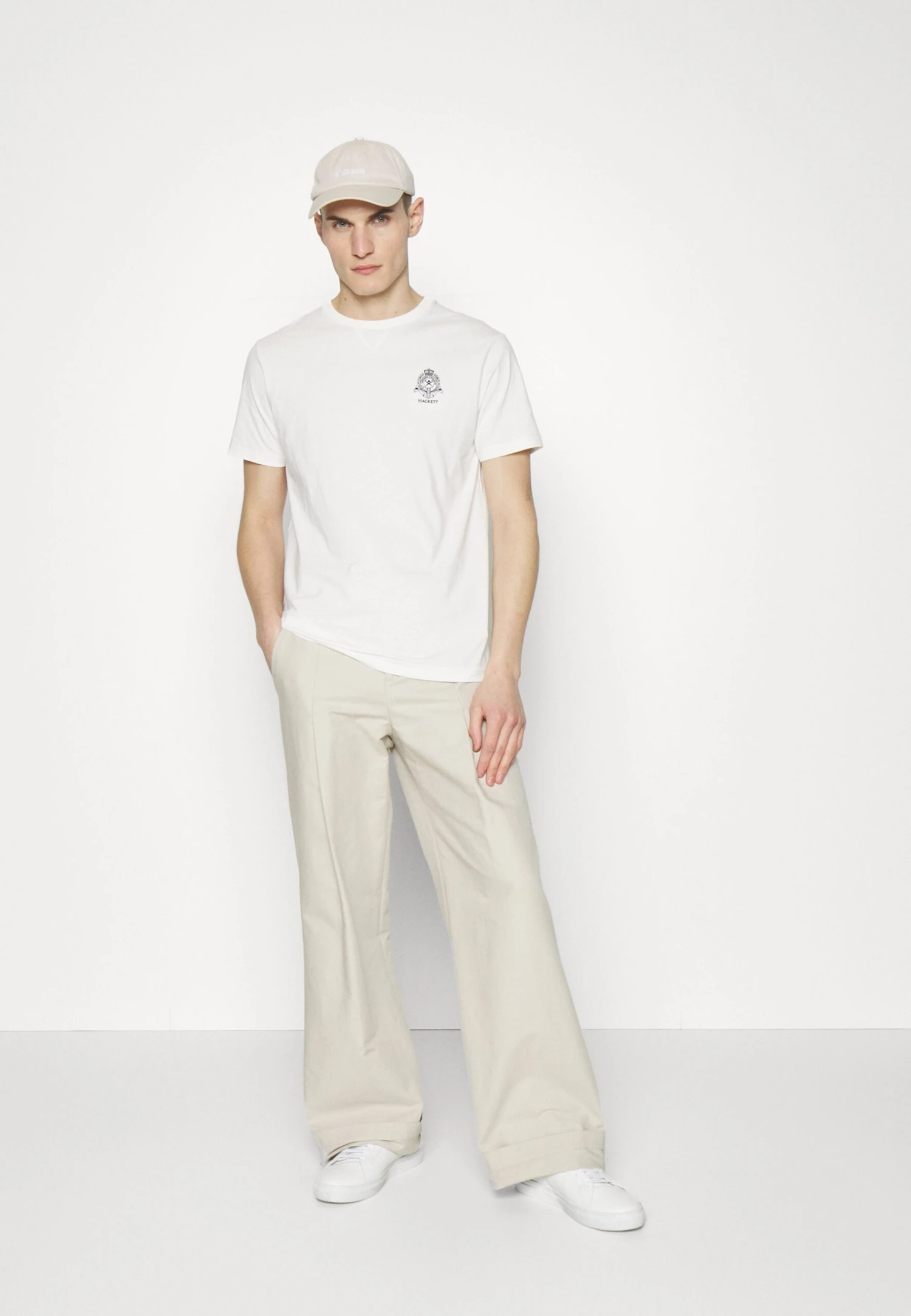 Hackett London Heritage Logo Tee - Camiseta Estampada - White 2 Hackett London Heritage Logo Tee - Camiseta Estampada - White - Imagen 2