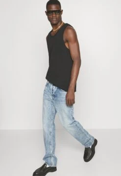 FRAME Vaqueros Rectos - Finley -Blends Moda Tienda fb7f98b6eb924fb0b24f200bbf92e322